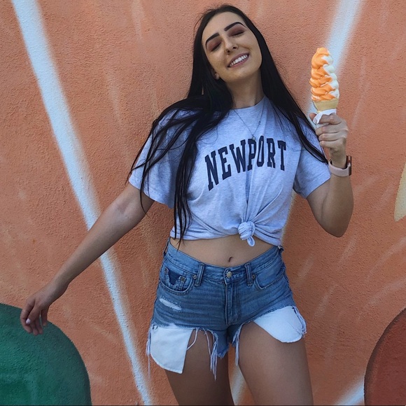 Meet your Posher, Breanna - Picture 3 of 3